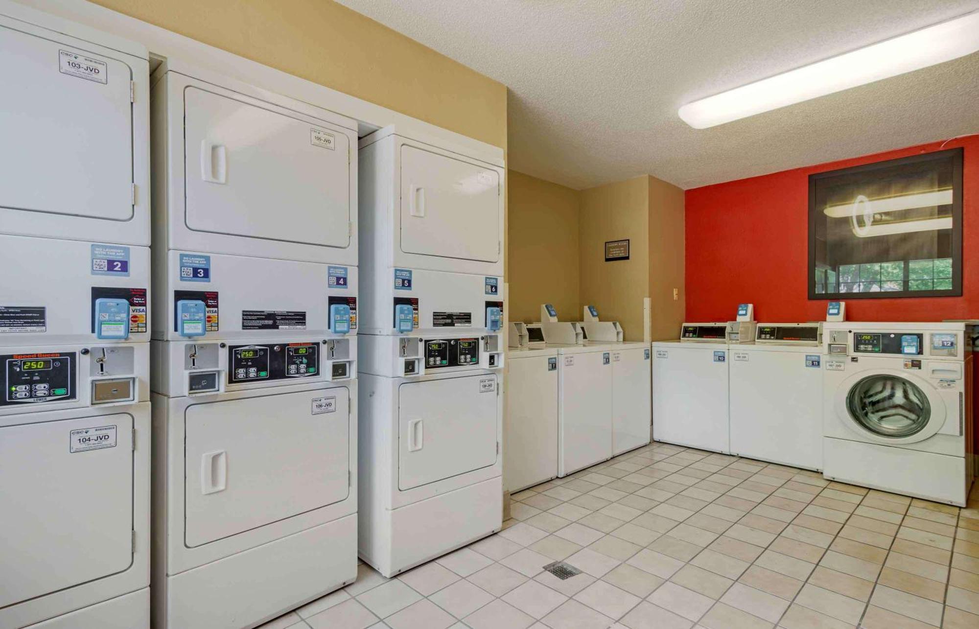 Extended Stay America Select Suites - Atlanta - Cumberland Mall Смирна Экстерьер фото