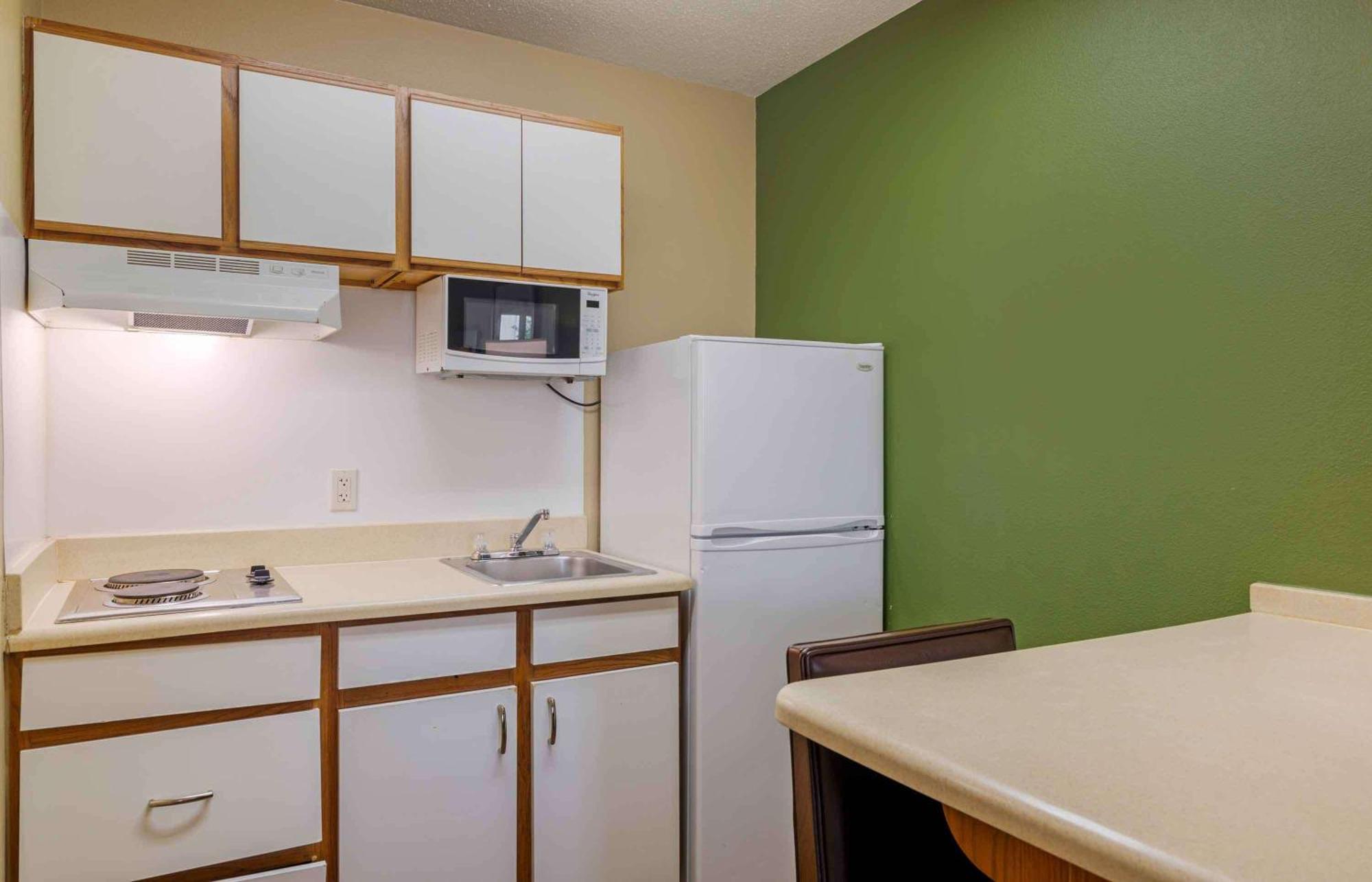 Extended Stay America Select Suites - Atlanta - Cumberland Mall Смирна Экстерьер фото