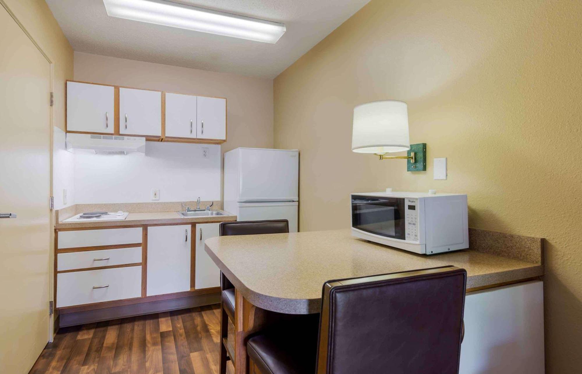 Extended Stay America Select Suites - Atlanta - Cumberland Mall Смирна Экстерьер фото
